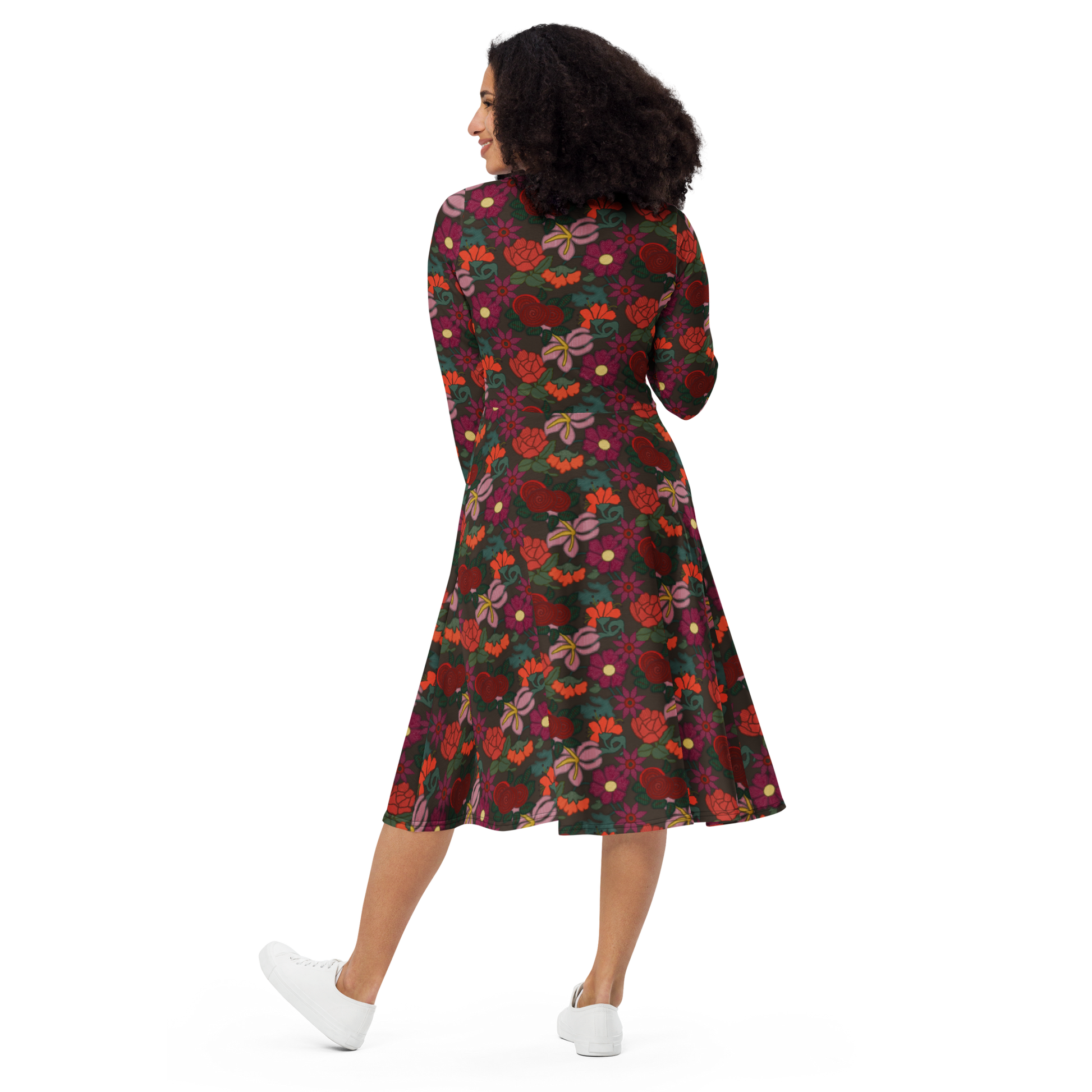 Vista trasera de modelo posando con vestido de manga larga con estampado floral de Sanper Studio