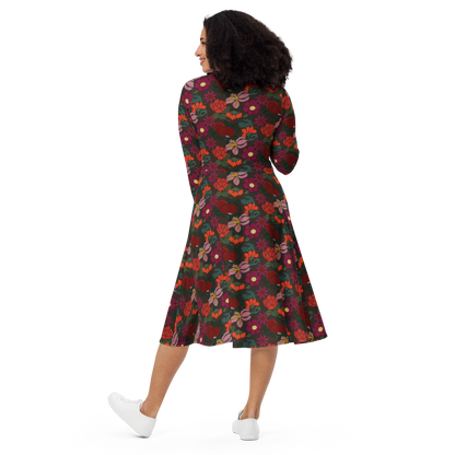 Vista trasera de modelo posando con vestido de manga larga con estampado floral de Sanper Studio